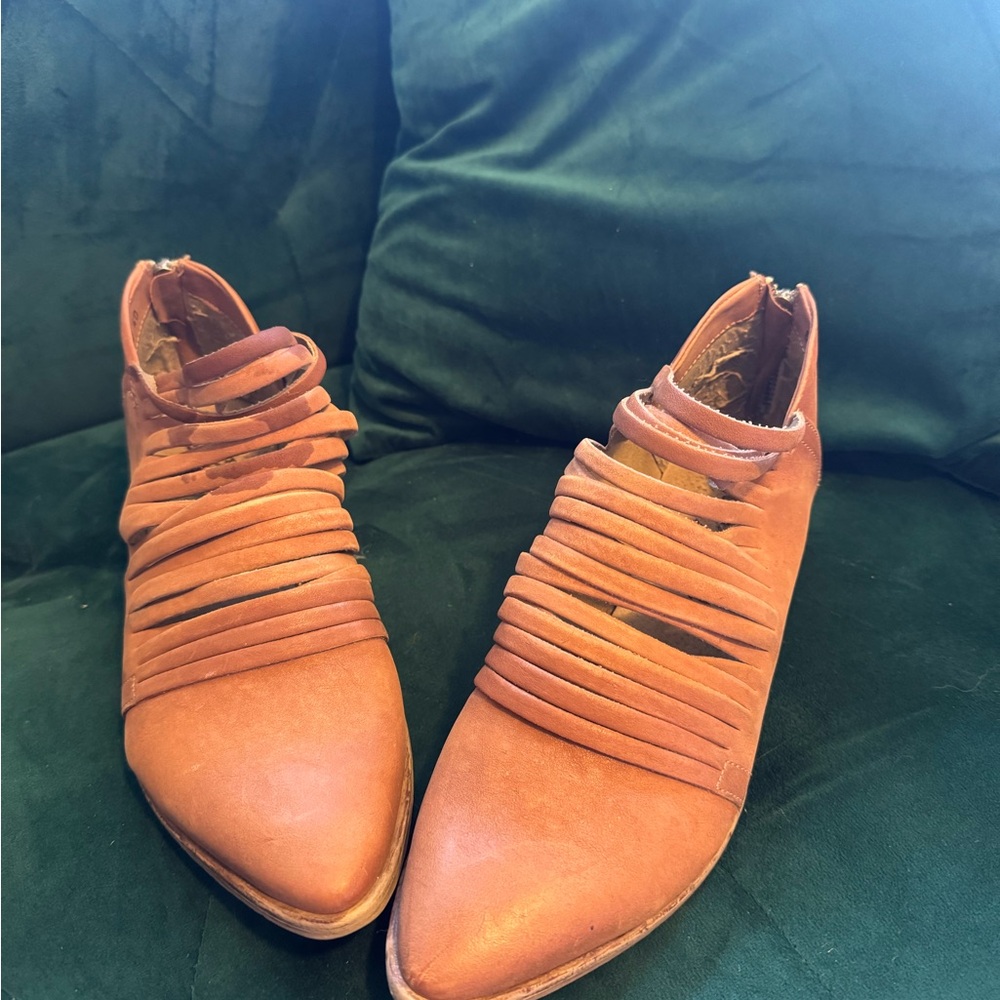 Free People Lost Valley Brown Leather size 40 Women's Tan Ankle Boots
